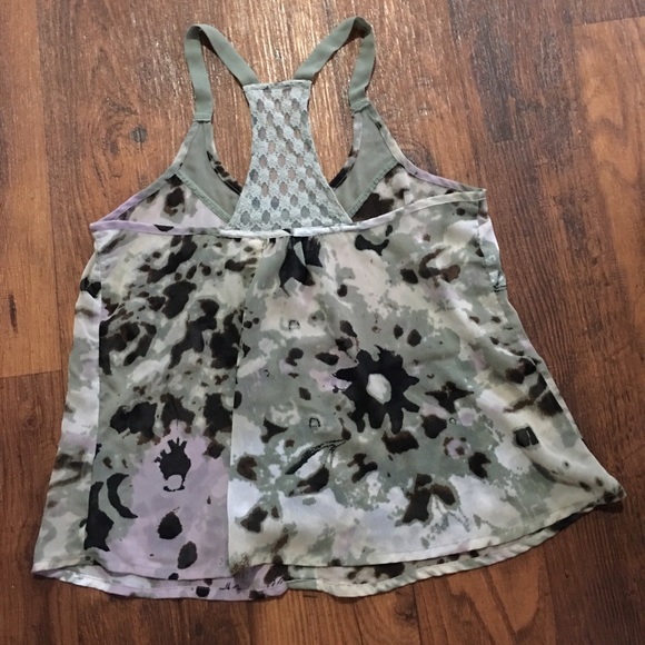 Sheer Pattern Top - Picture 2 of 3