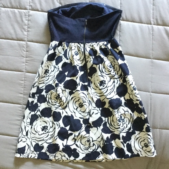 Dress - Picture 2 of 2