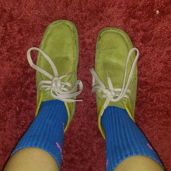 Shoes - Picture 2 of 4