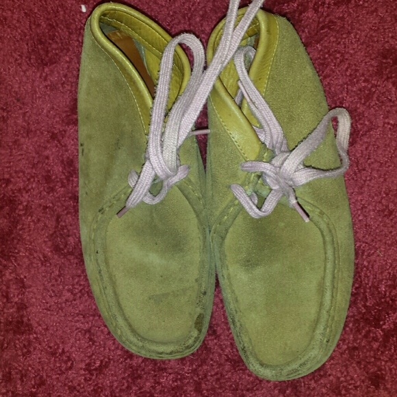 Shoes - Picture 3 of 4