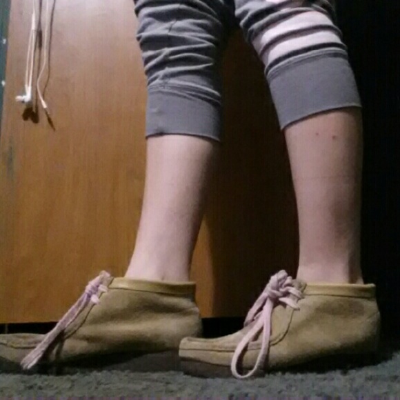 Shoes - Picture 4 of 4