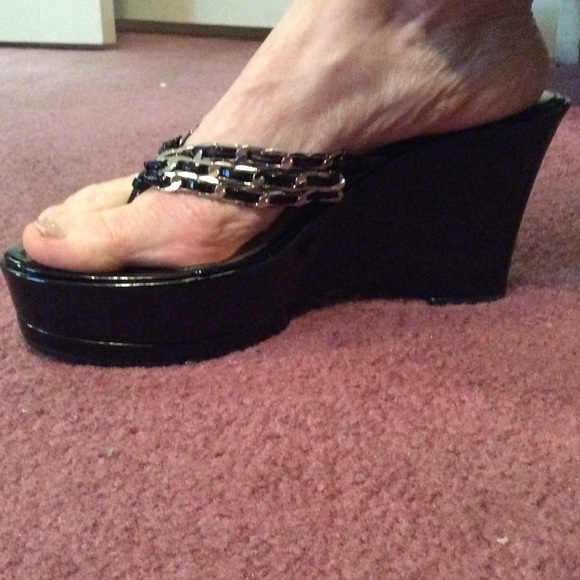 Shoes - Picture 2 of 4