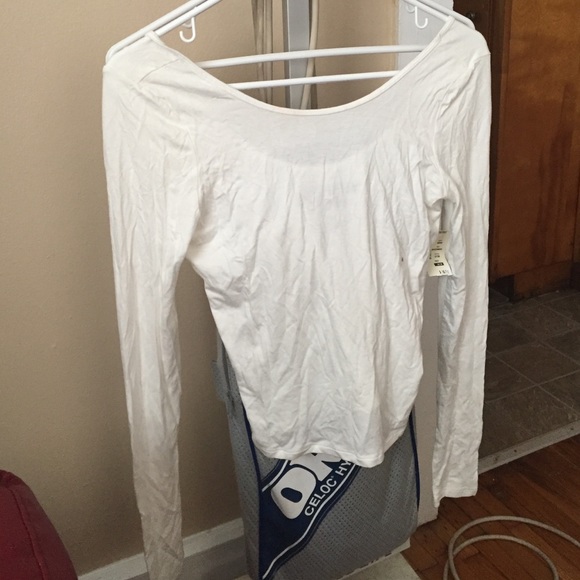 BRAND NEW Long Sleeved Crop Top