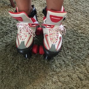 Shoe skates (boys). White with gray and red.