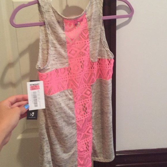 Two shirts - Picture 2 of 4