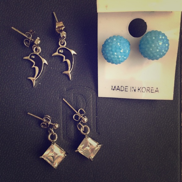 Assorted ear rings