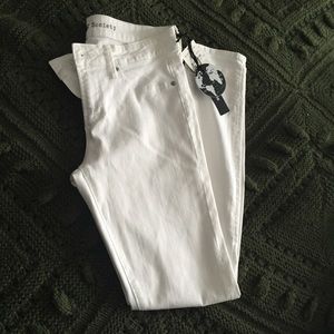 NWT ✨ Articles of Society White skinny jeans sz 27