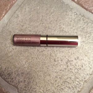Clinique Quick Eyes Cream Shadow in Rock Violet