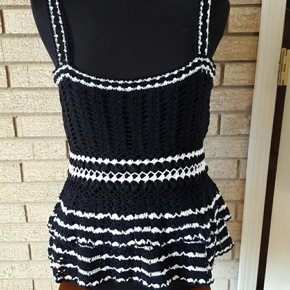 Cynthia Steffe crotched black white ruffle top - Picture 2 of 4