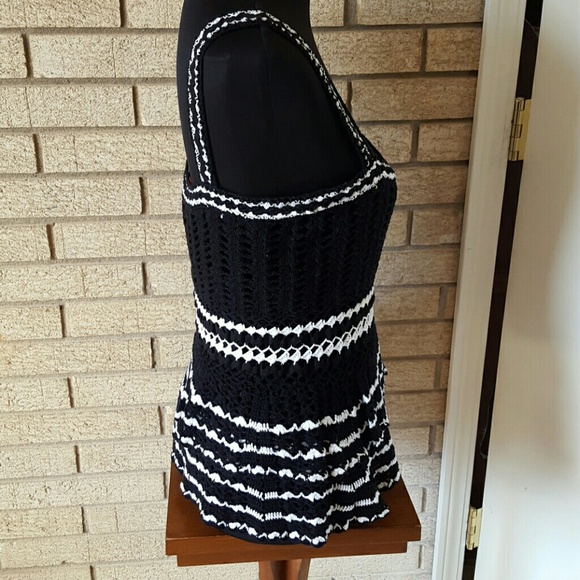 Cynthia Steffe crotched black white ruffle top - Picture 3 of 4