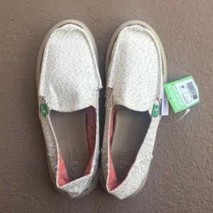 NEW Sanuk Donna Paige Sidewalk Surfers 💛