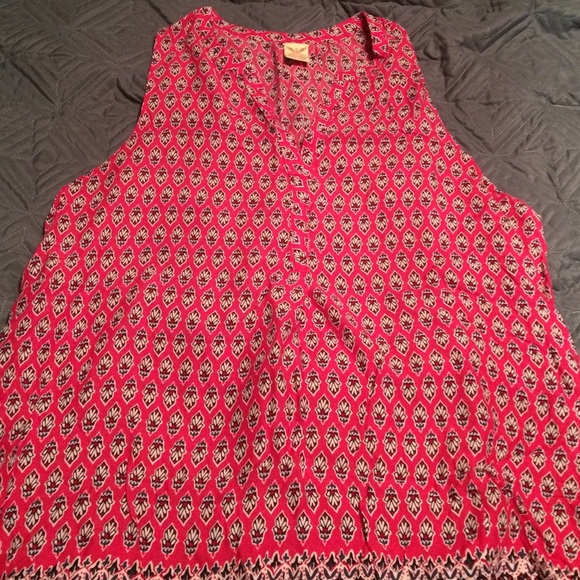 Sleeveless blouse