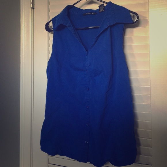 Blue sleeveless top
