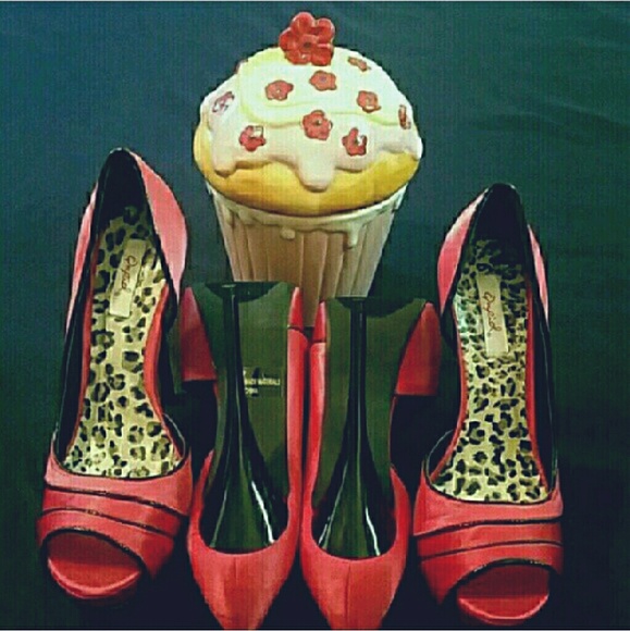 Qupid Shoes - ONLY 1 PR LEFT! Sale! Qupid Red Satin Pumps-