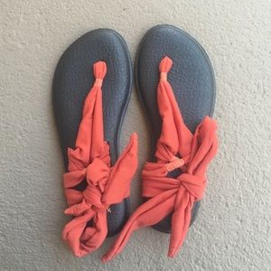 ONE DAY SALE!!! BRAND NEW Sanuk Yoga Slings ❤️