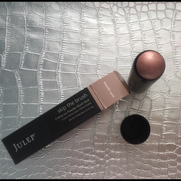 🎉HOST PICK 9/13🎉 CREME-TO-POWDER BLUSH STICK