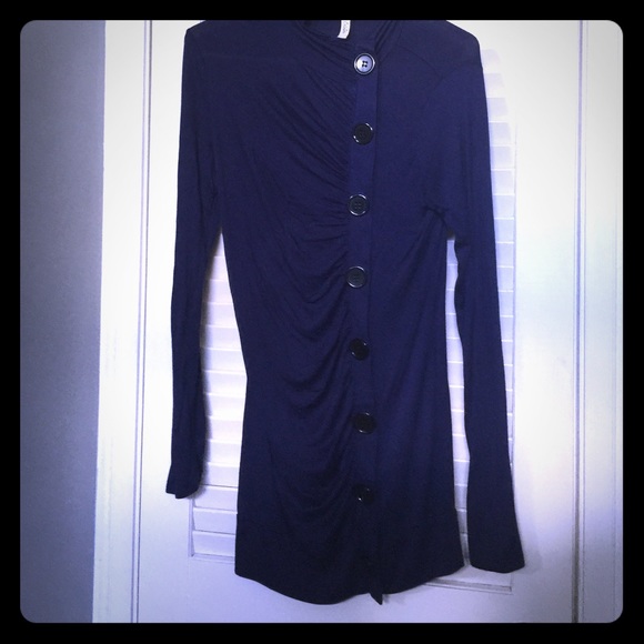 Boutique top with faux buttons down the front