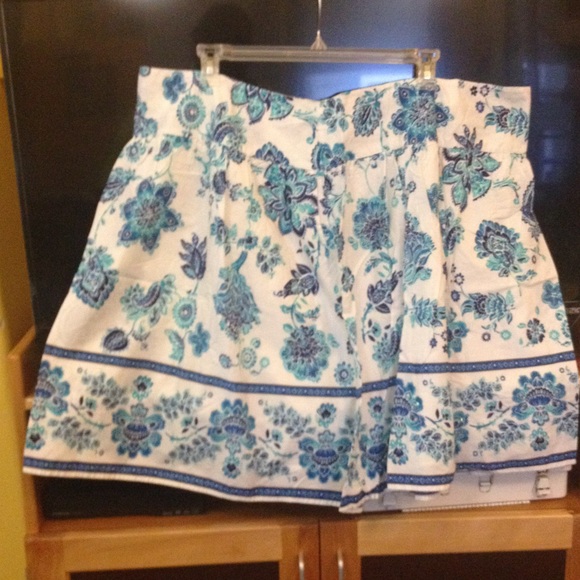 Plus size Blue and White skirt.