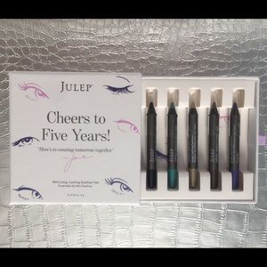 "CHEERS TO FIVE YEARS" MINI EYELINER 5 PIECE SET