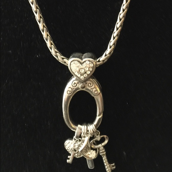 Beautiful Brighton necklace❤️ REDUCED!