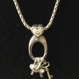 Beautiful Brighton necklace❤️ REDUCED!