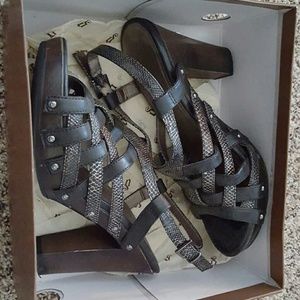 Decree heels