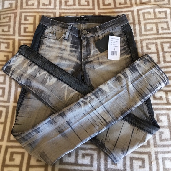 Rock and Republic distressed jeans - size 29