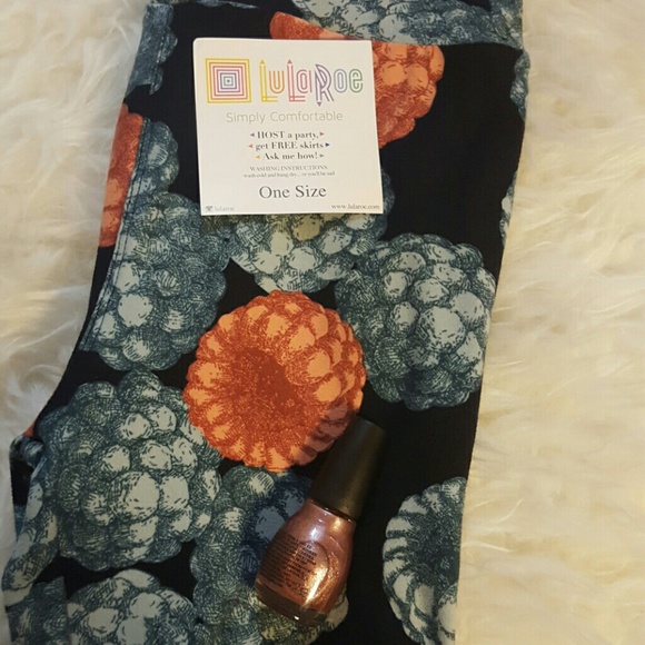 **RARE RASBERRY PRINT** LlulaRoe soft legging