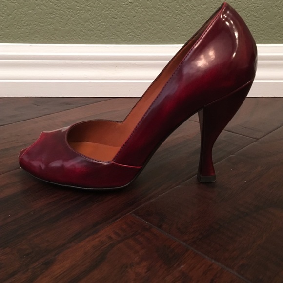 Marc by Marc Jacobs Cherry Red Pump - Picture 2 of 4