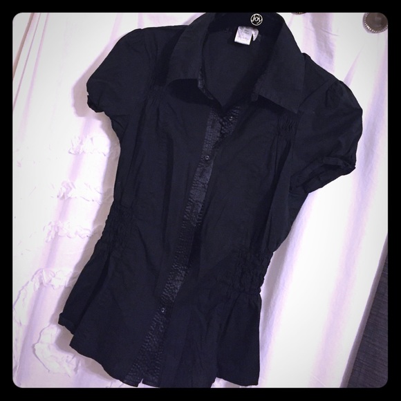 🤑: FREE w purchase item -Black Chic style Blouse.