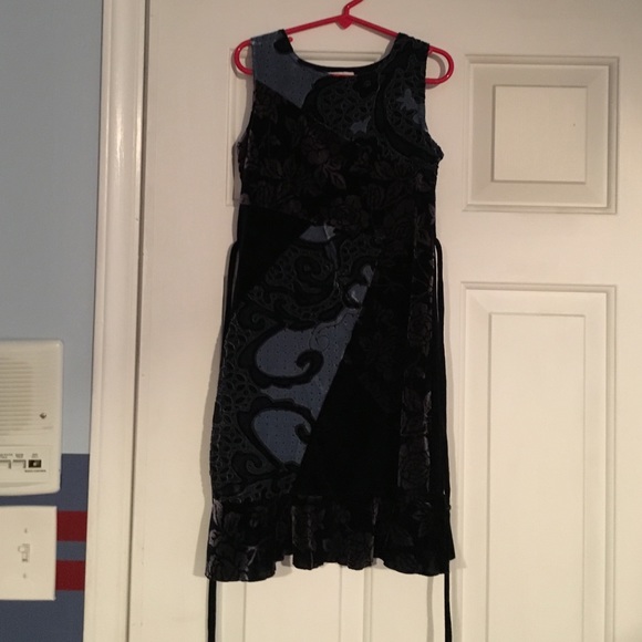 Velvet like dress in navy blue