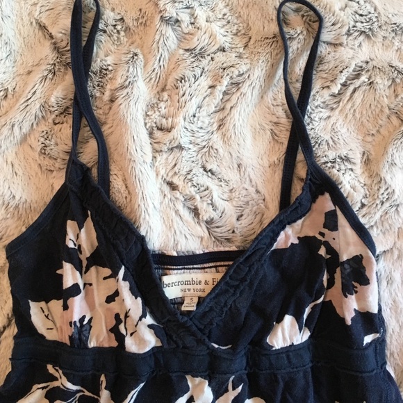 💕Host Pick💕Floral Spaghetti Strap shirt