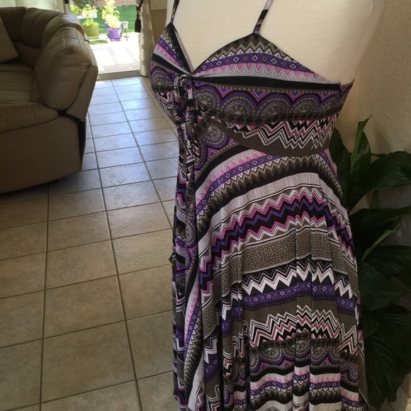 Beautiful short dress, new with tag - Picture 3 of 4