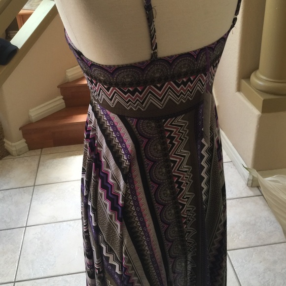 Beautiful short dress, new with tag - Picture 4 of 4