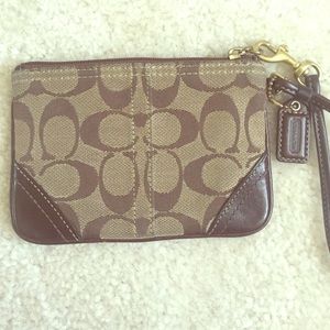 COACH wristlet (Authentic)