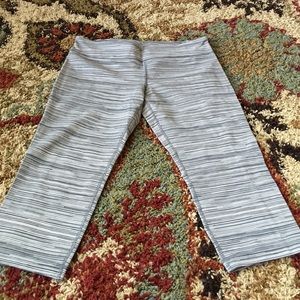 NWT Under Armour Fitted Capri