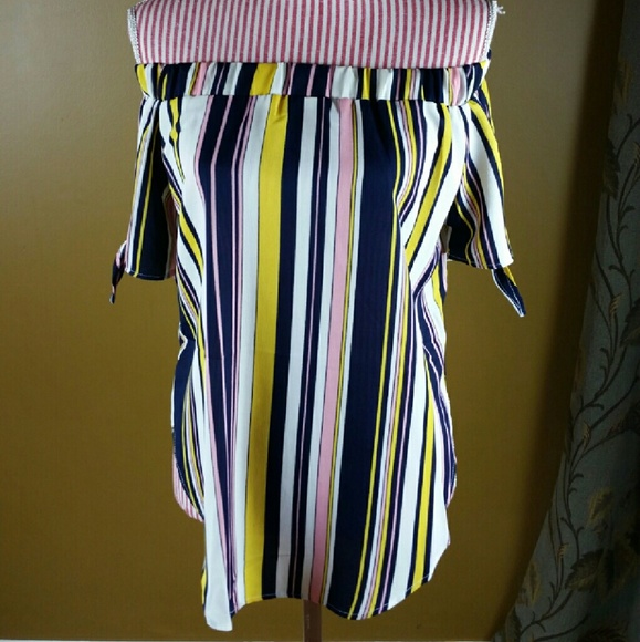 Striped Off-the-Shoulder Top - Picture 2 of 2