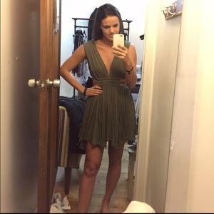 🎉 LF green cut out dress !!