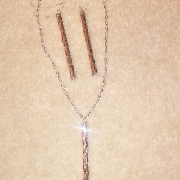 Necklace and earrings set