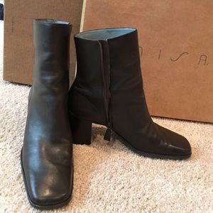 Unisa brown boots