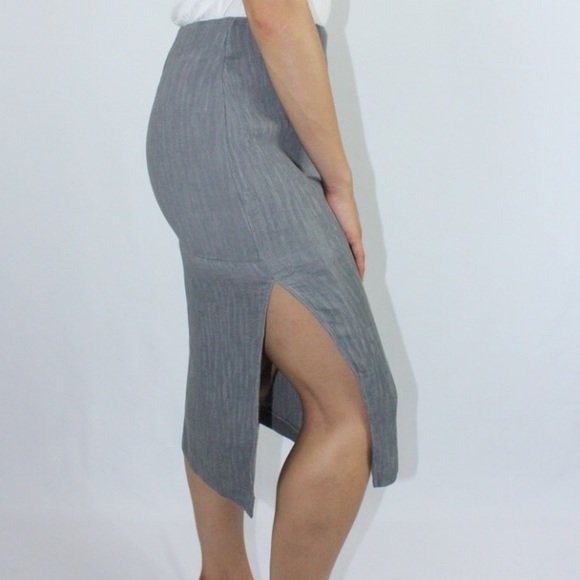 Slide slit skirt