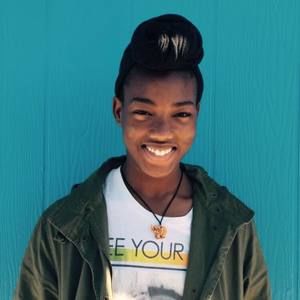 Meet your Posher, Carlisia