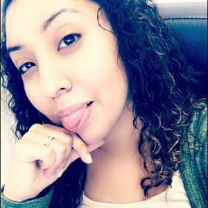 Meet your Posher, Crystal