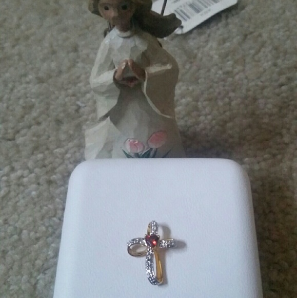 A Beautiful Cross Pendant/ ON SALE - Picture 2 of 4