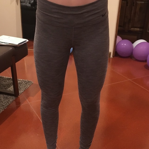 Nike legend tight