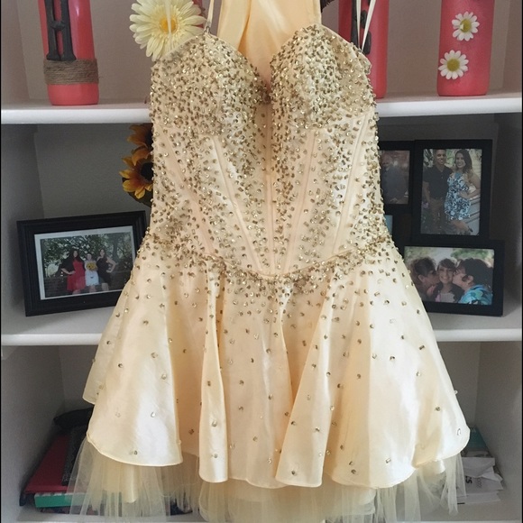 Homecoming /prom dress - Picture 1 of 2