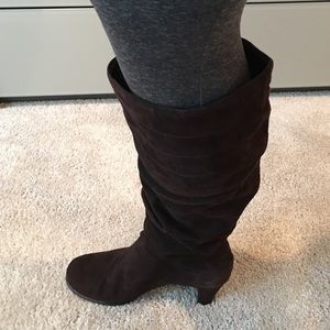 Aerosoles brown suede boots