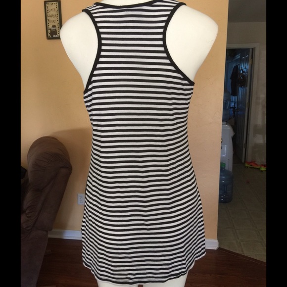 📦Hot Topic skull and floral tank. - Picture 4 of 4