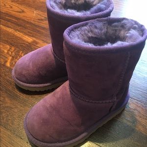 Girls uggs size 8