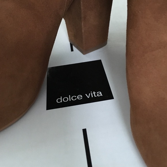 Boots - Picture 3 of 4